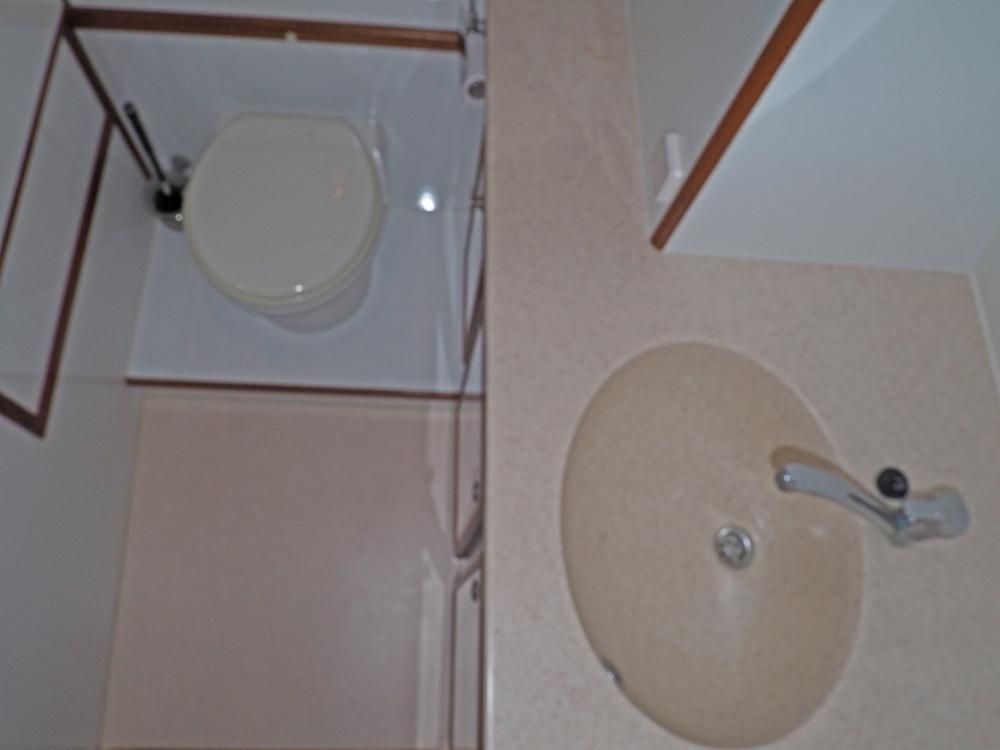 Aft cabin, Accommodation